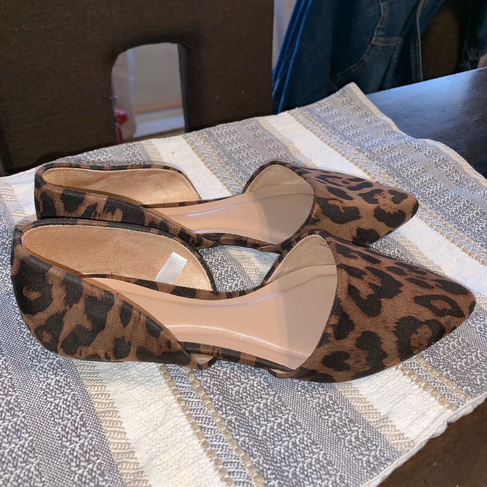 Women's cheetah print flats